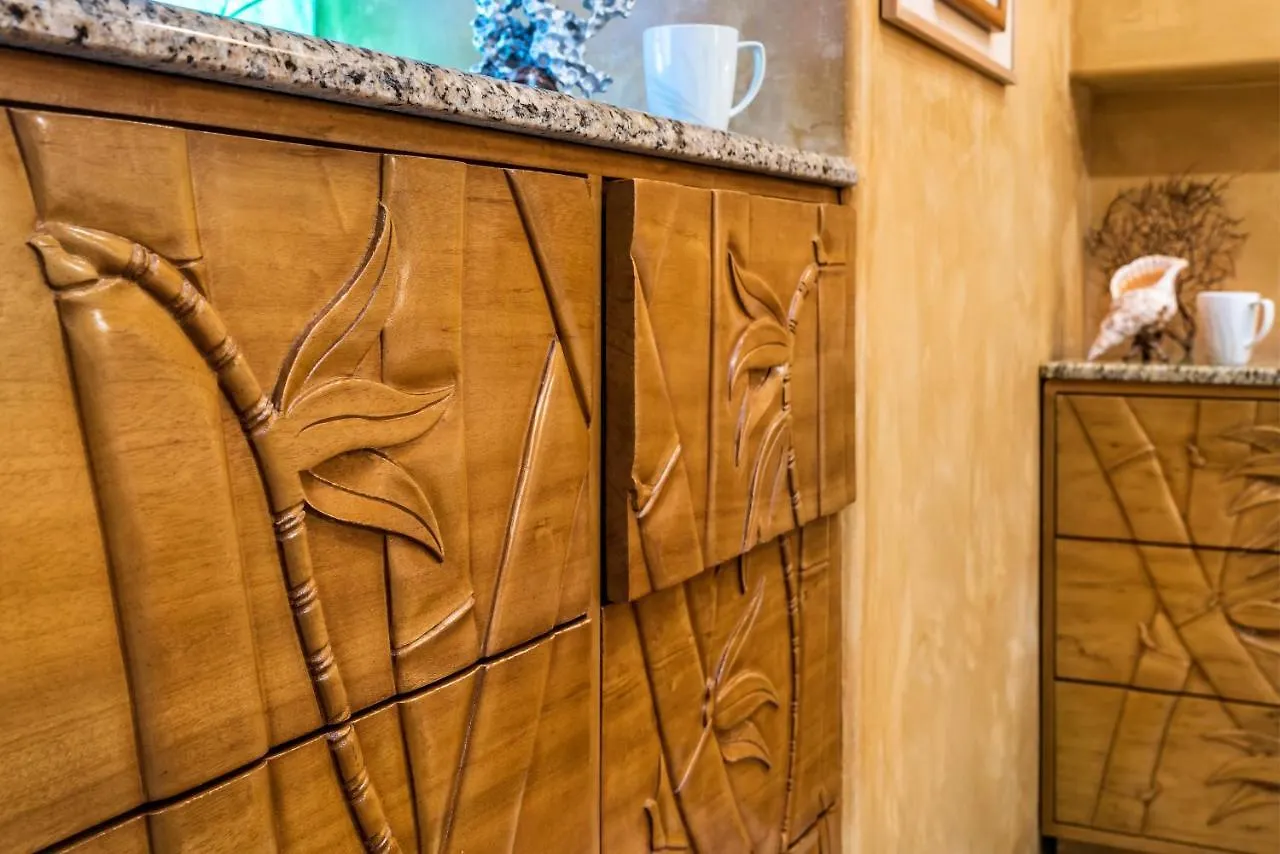 The Guest House Lahaina 3*,  United States